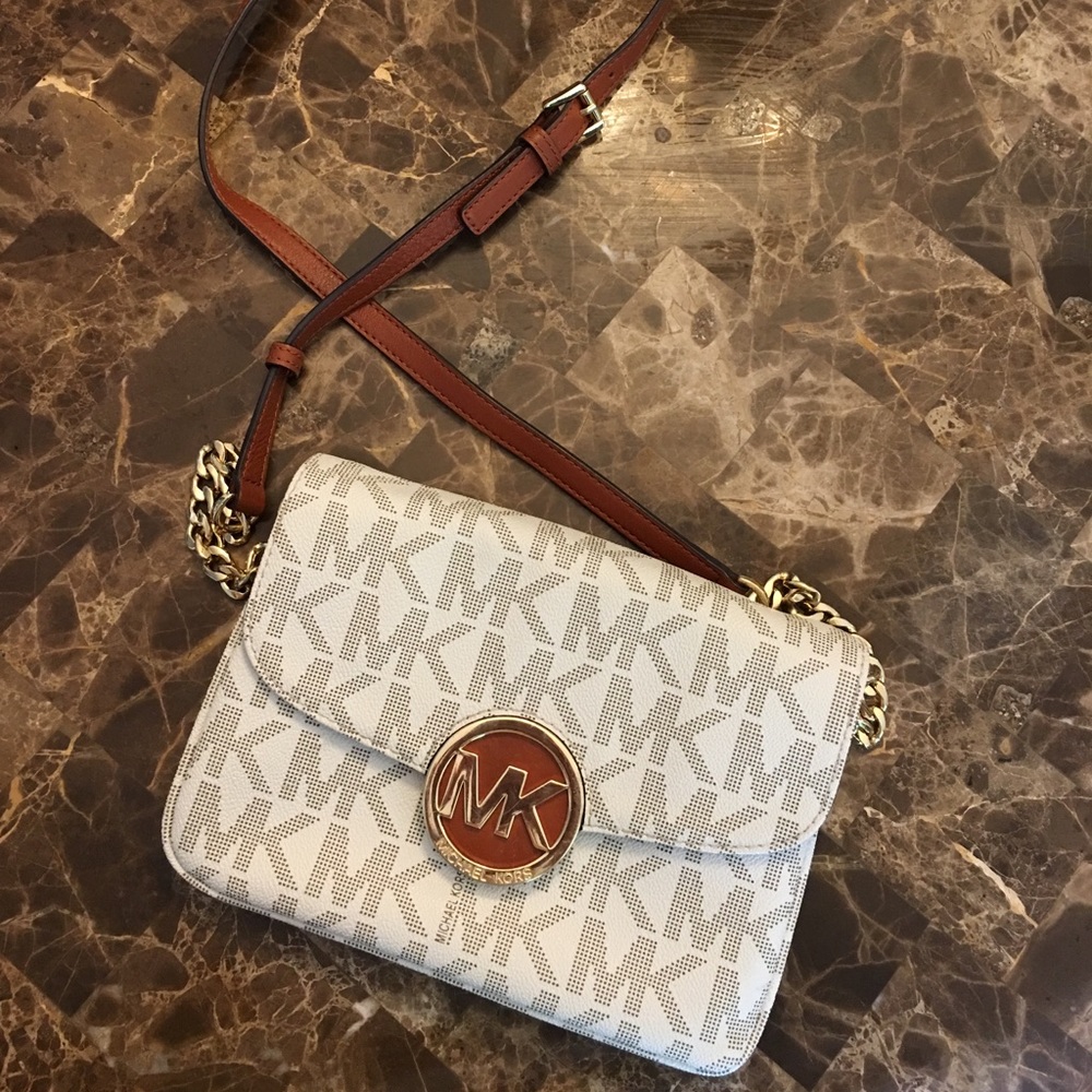 Michael Kors Fulton Flap-Front crossbody - Vanilla